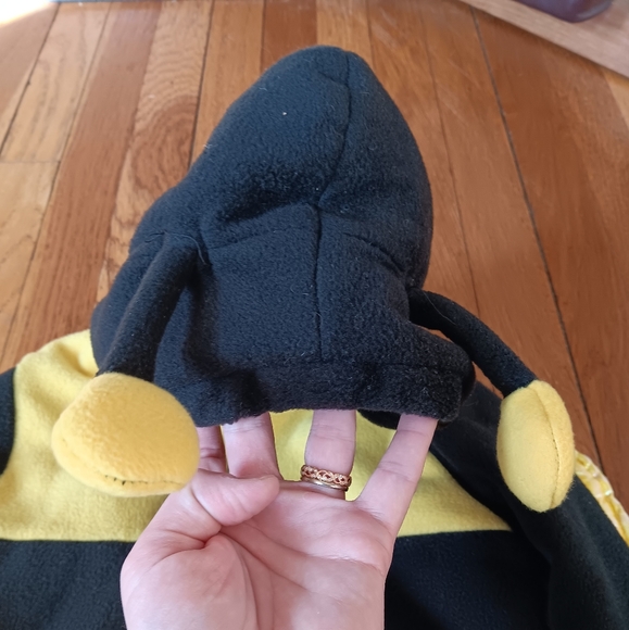 Kids Bumblebee Costume - Black and Yellow - Picture 8 of 8